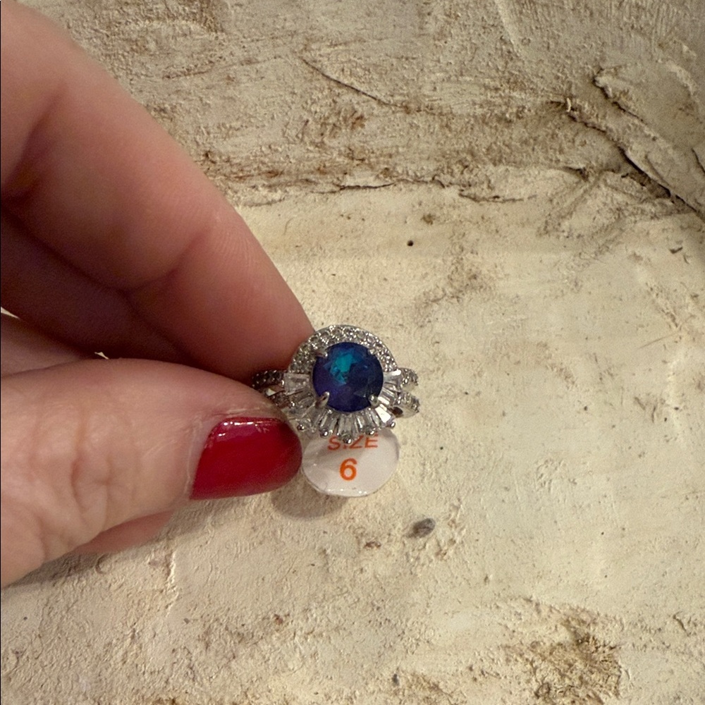 Size 6 Bomb Party Ring- no bag